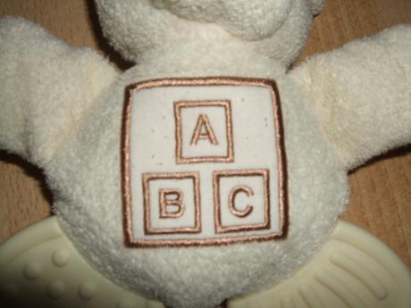 Macík abc na zavesenie cca 16 cm, 