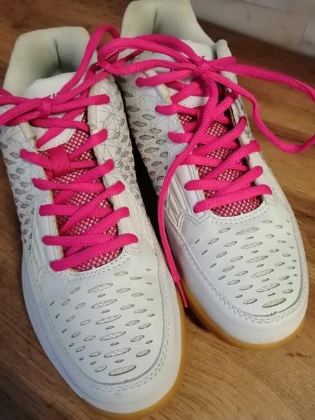 Sálové tenisky, 40