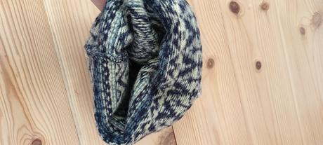 Vlněná dámská čepice, 56