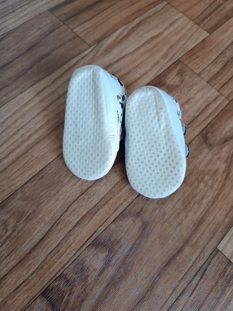 Dětské capáčky disney, primark, vel. 0-3 měsíce, disney,<17