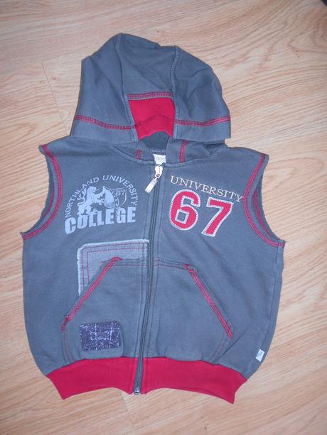 Chlapecká vesta vel.104, 104