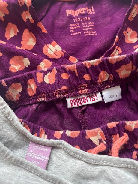 Komplet a tricko 122/128, 122