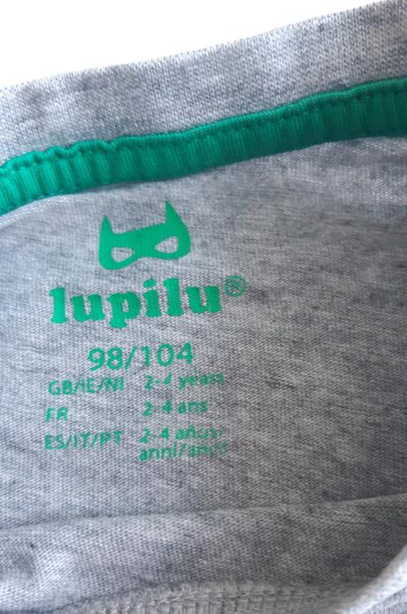 Šedé triko, lupilu,104