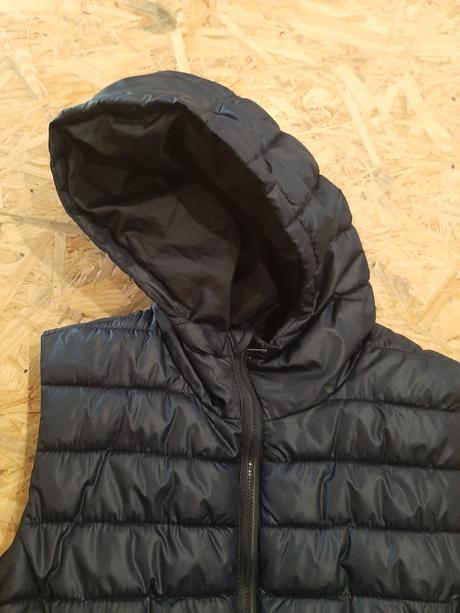 Tmavomodrá prošívaná vesta, takko,176