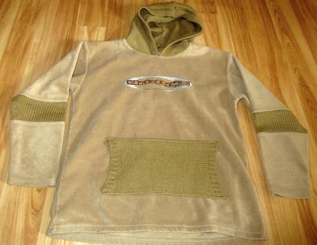 Mikina s kapucí, 152