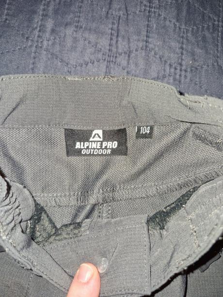 Lehké šedé kalhoty zn. alpinepro vel. 104, alpine pro,104