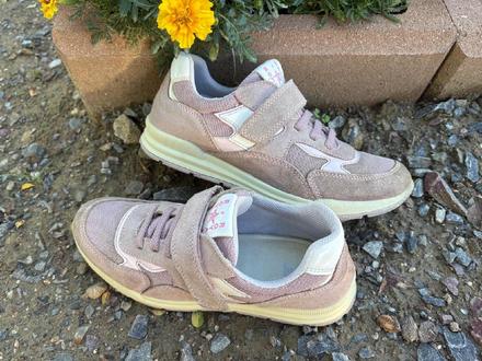 Tenisky vel. 38, baťa,38