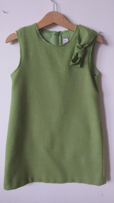 Vlněné dívčí šaty velikost 110-116, 110