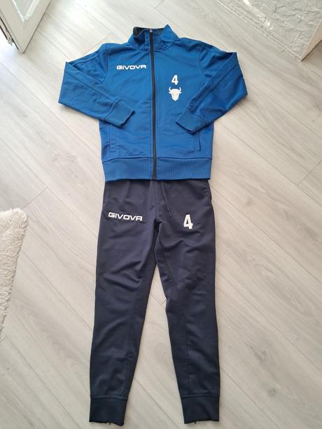 Tepláková souprava, 128