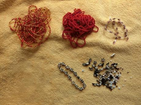 Mix korálky navlečené i zvlášť zapínání, 