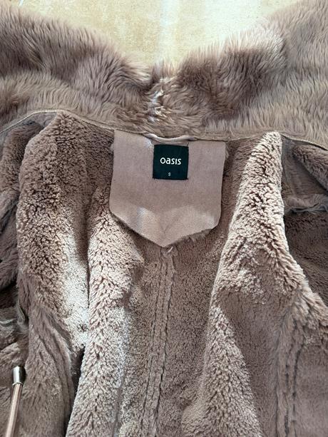 Teply kabat s koziskem oasis s + tricko bershka m, s