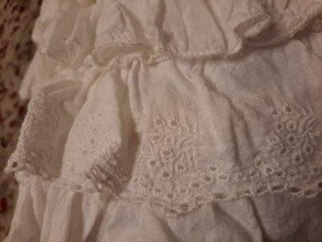 Bílá volánková sukně, 98