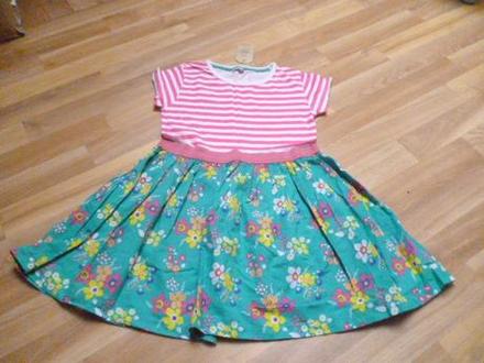 Veselé šaty vel.9-10, 134