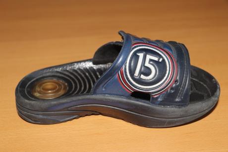 Gumové pantofle, 26