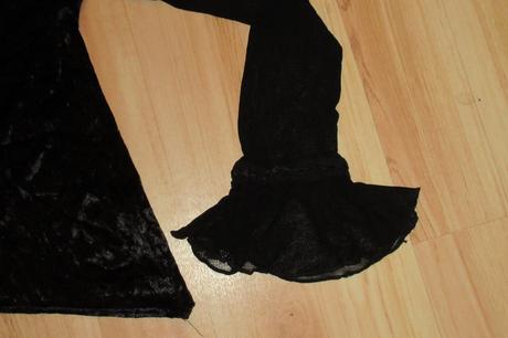 Sametové triko s volánkem, 152