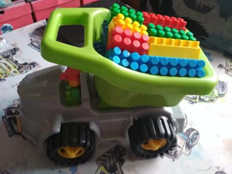 Plastové auto, 