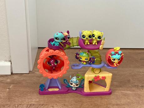 Littlest pet shop - zvířatká, domeček s kolotočem, 