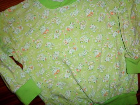 Svítivě zelené tričko s kočičkami, 110