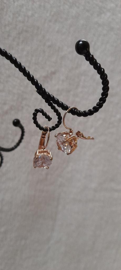 Krásné kamínkové náušnice, 