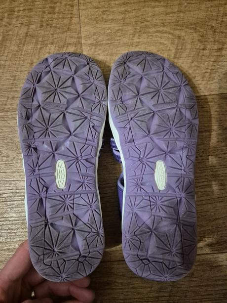Nové dívčí sandále keen vel. 35 (22 cm), keen,35