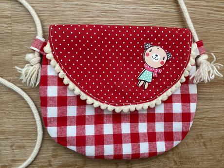 Dívčí kabelka, 