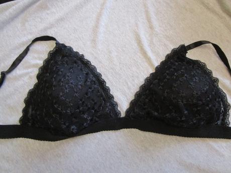 Pěkná černá krajková podprsenka, vel. 85b, 85b