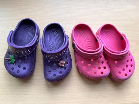 2x crocs 6/7, crocs,22