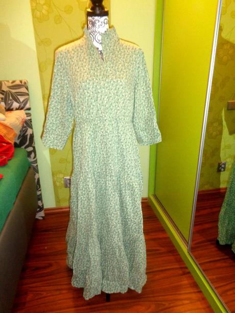 Luxusní hráškově zelené volánové maxi šaty, 44