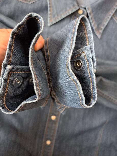 Dámská džínová košile se zlatou výšivkou, 42