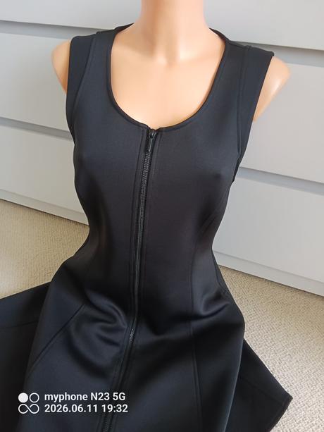 Šaty neopren zn."elevenparis" vel."m", m