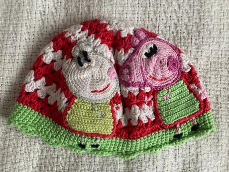 Háčkované čepice/klobouček/prasátko pepina 1-2r, 86