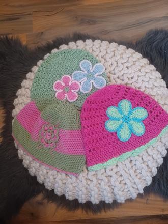 3krát růžovo - zelená háčkovaná čepice 2-4 roky, 104