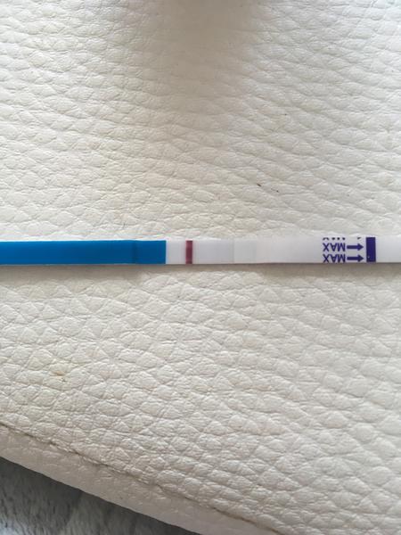 Vidíte čárky? Pomozte je najít.