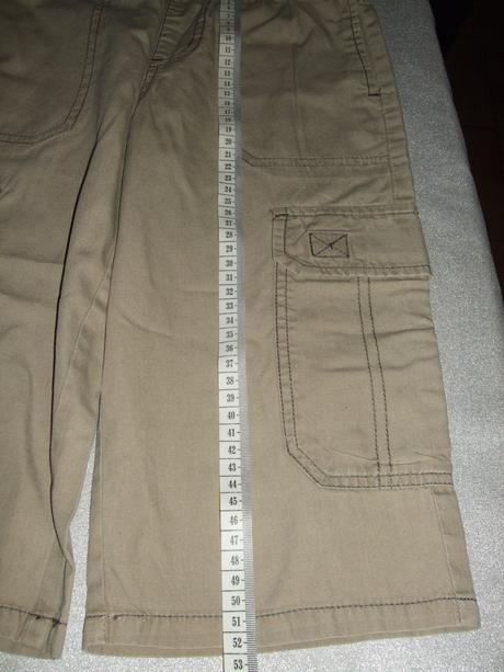 Šortky v dĺžke po kolená, 116