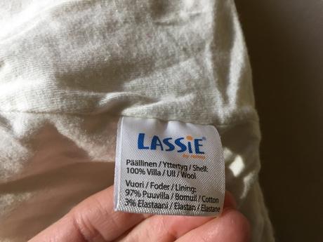 2 bílé vlněné čepičky - dvojčata, reima