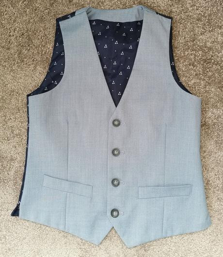 Slavnostní vesta, 122