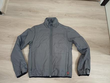 Přechodová bunda, 36