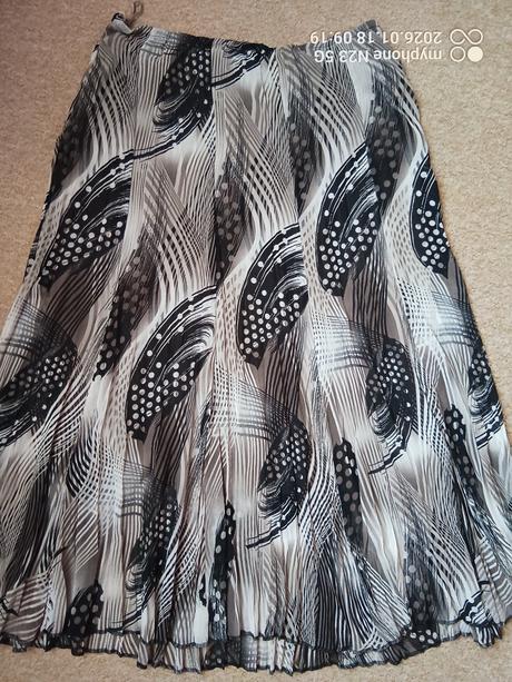 Sukně zn."ren-dar" vel."48", 48