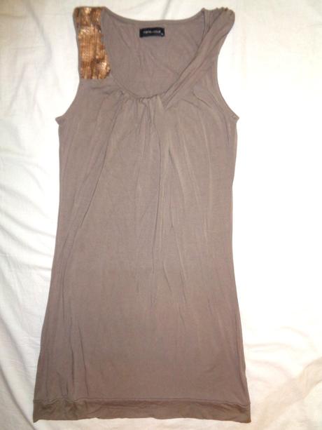 Super hnědé pružné šaty, m