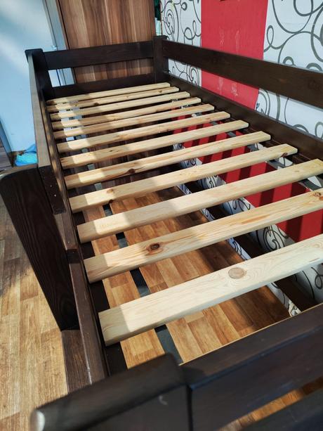 Patrová/vyvýšená postel z masivu, šířka (cm): 85,délka (cm): 210