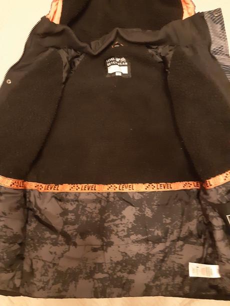 Zimní bunda vel. 140, f&f,140