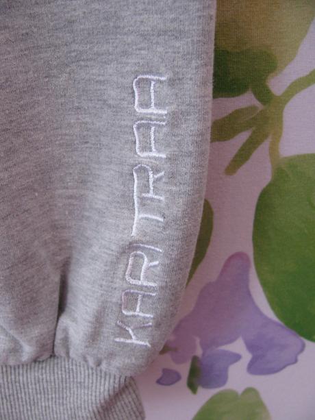 Bavlněné šedé 3/4 teplákové kraťasy karri traa, s