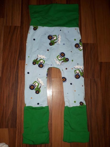 Rostoucí tepláky s auty 86, 86