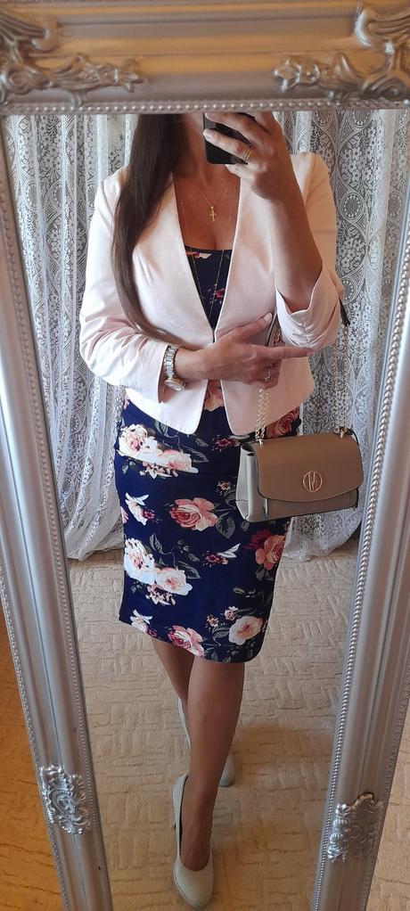 Květinové přiléhavé midi šaty, l