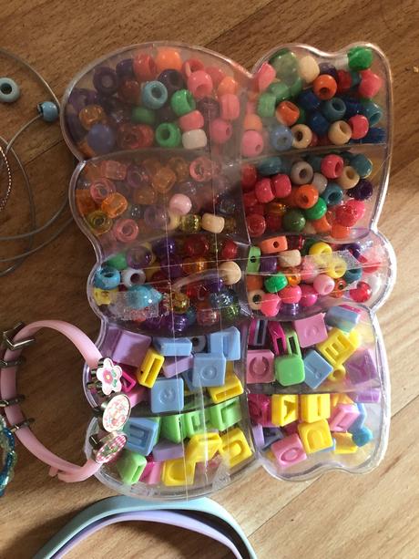 Koralky na navlekani,