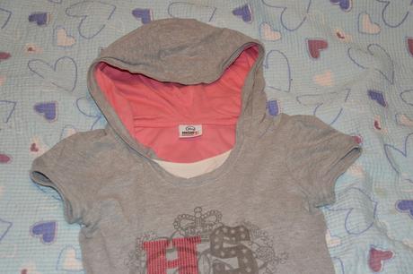 134 140 bavlněné šaty s kapucí, disney,140