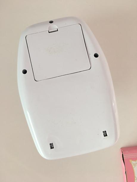 Zdobení nehtů konad a sušička laku, 