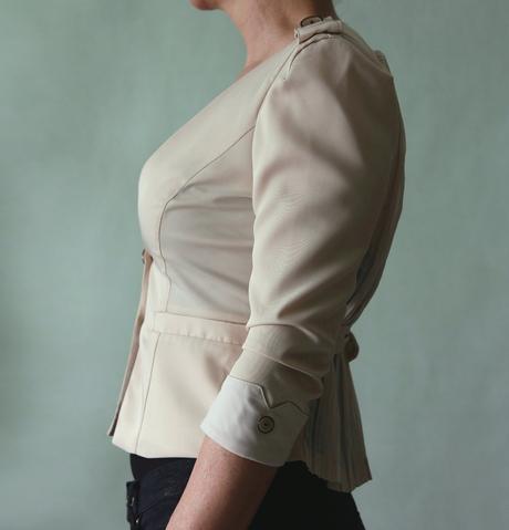 Zajímavá halenka s plisovanými zády vel.xs-34, xs