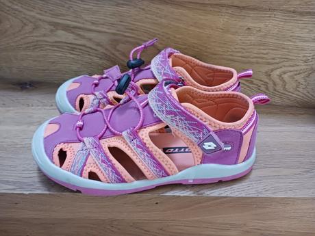 Sandálky č.33, lotto,33