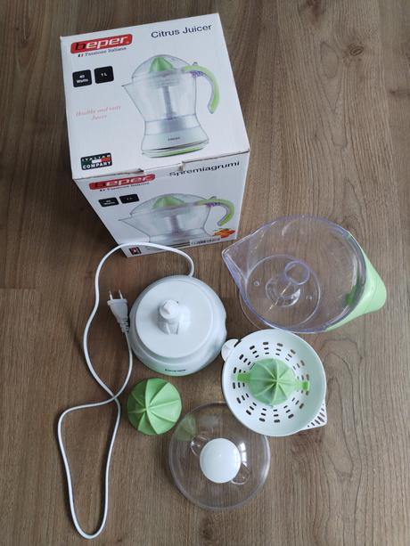 Elektrický citrusovač odšťavňovač, 